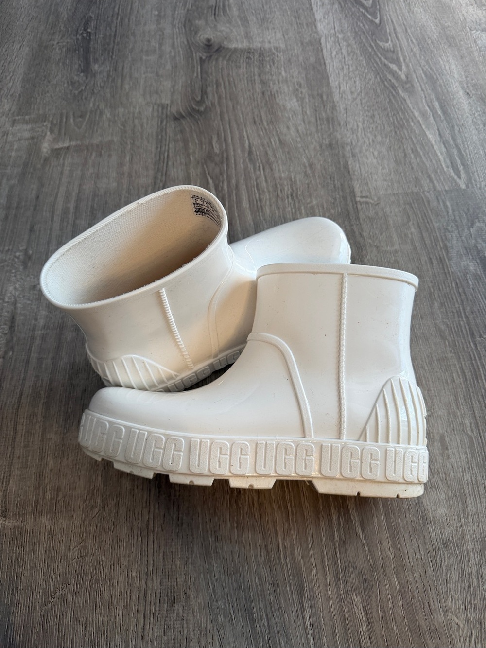 UGG white Short Waterproof Ankle Boots